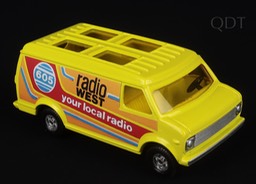 Corgi-Toys-Chevrolet-Van-Jerry-Fisher-FF922-front-1